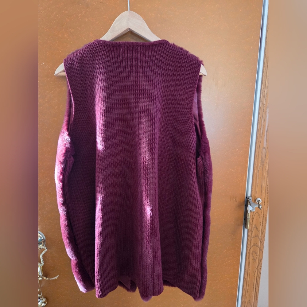 LIZ CLAIBOURNE WOMEN'S FAUX FUR BURGUNDY VEST SIZE XXL - Picture 5 of 6